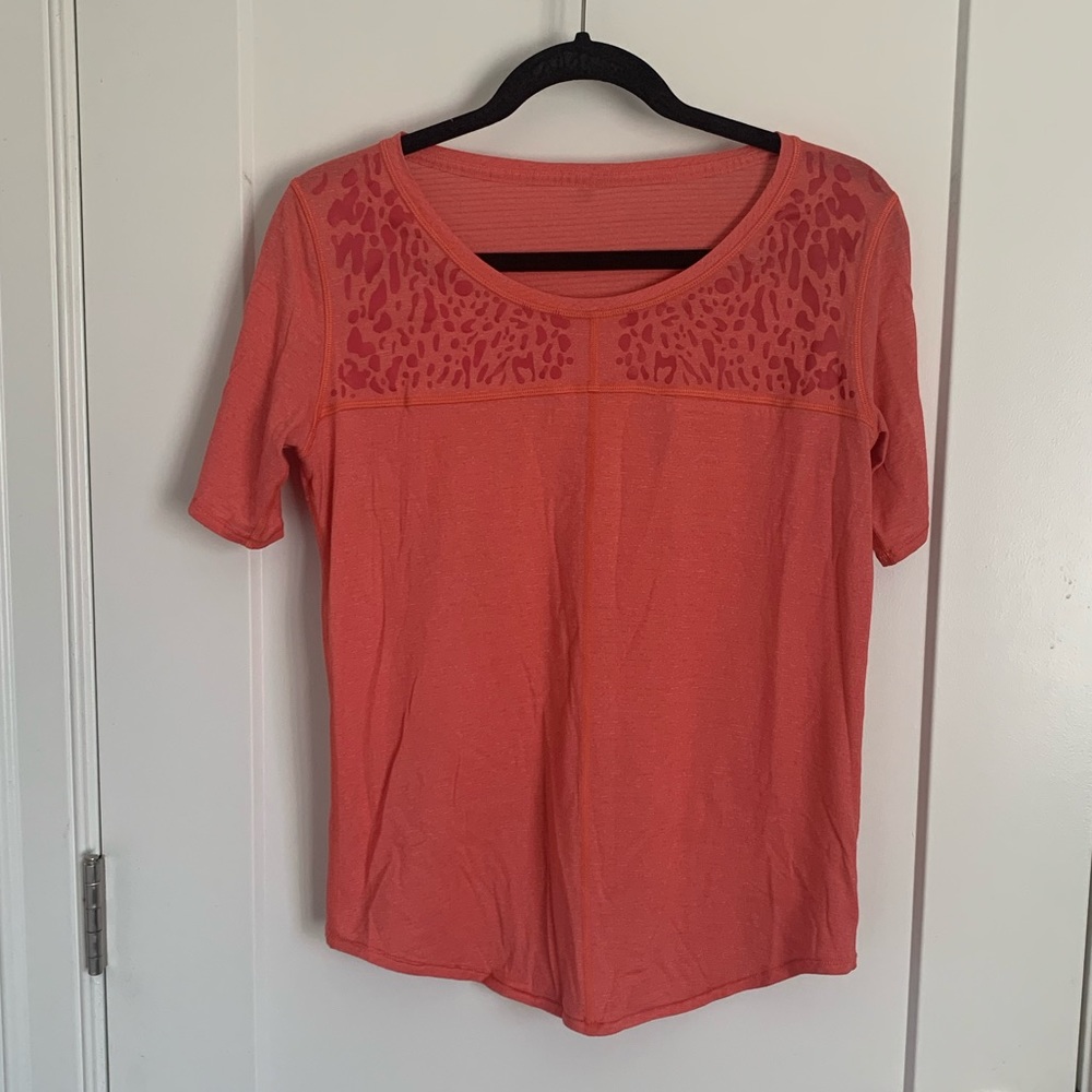 Lululemon T-shirt